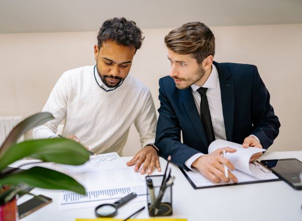 Responsable de communication à l'international. Maîtrise de l'anglais. à Castres